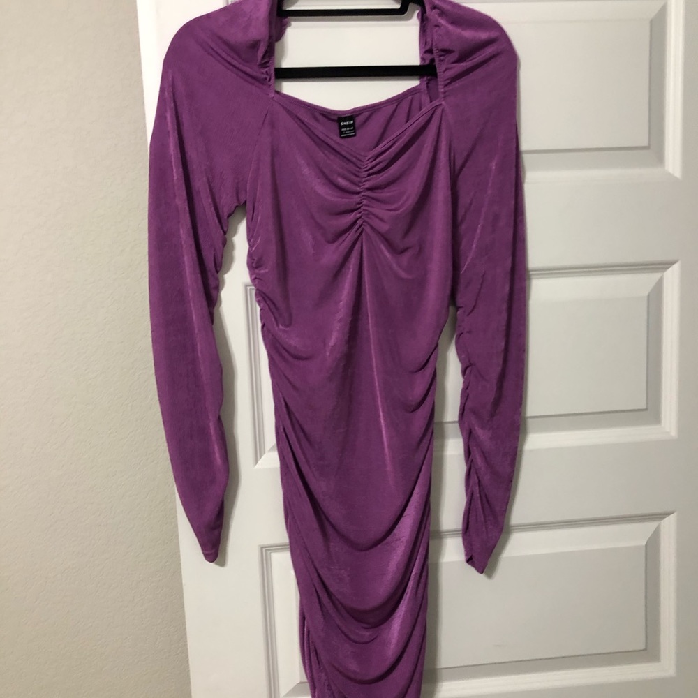 Long sleeve ruched bodycon dress